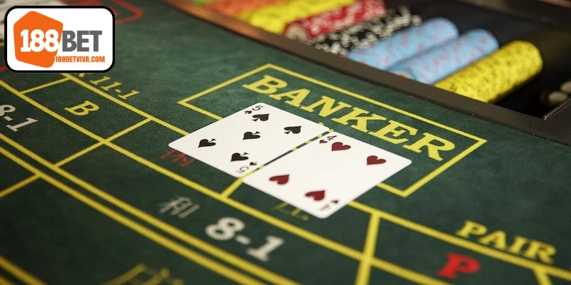 Baccarat nổi tiếng là trò chơi so sánh điểm giữa hai cửa chính